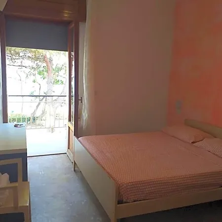 Bed & Breakfast Spacious Double Right By The Sea