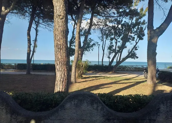 Spacious Double Right By The Sea ベッド・アンド・ブレックファスト 3*